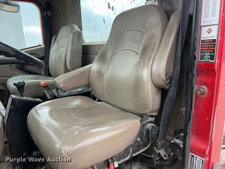 image for item JU9666 2006 International 5600i  ready mix truck