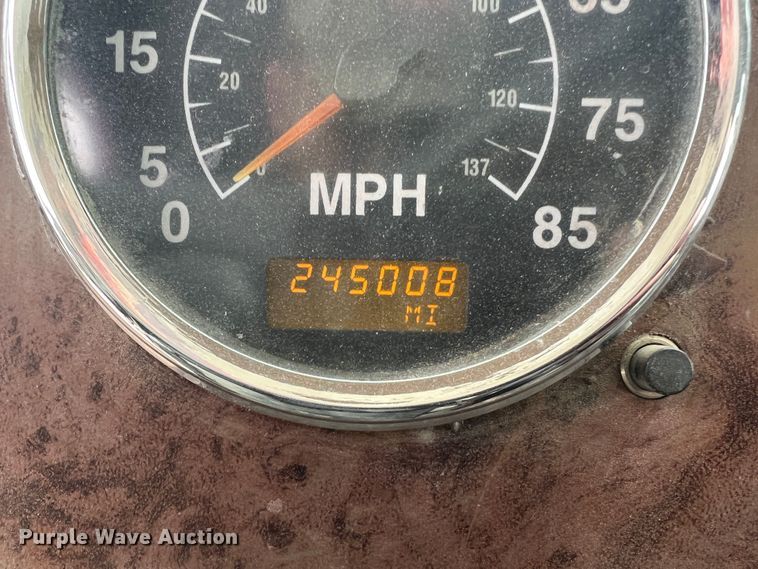 image for item JU9666 2006 International 5600i  ready mix truck