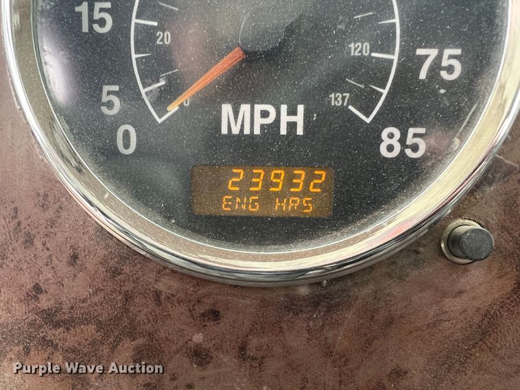 image for item JU9666 2006 International 5600i  ready mix truck