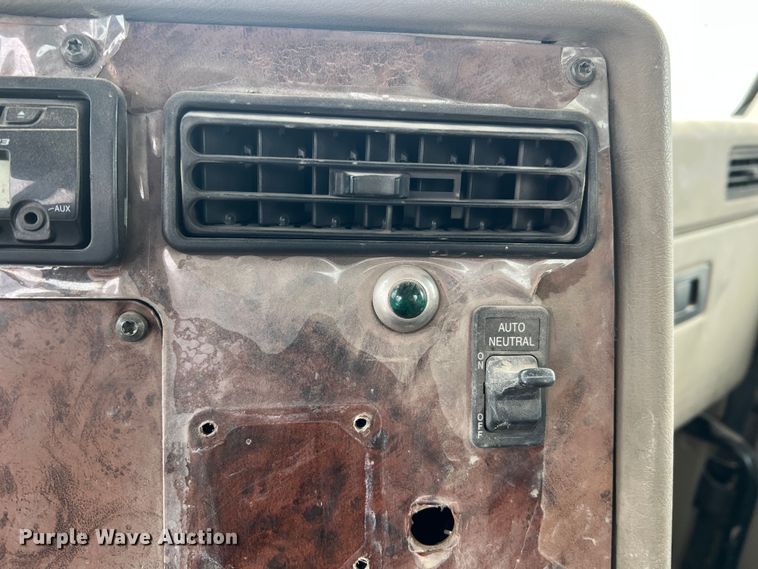 image for item JU9666 2006 International 5600i  ready mix truck