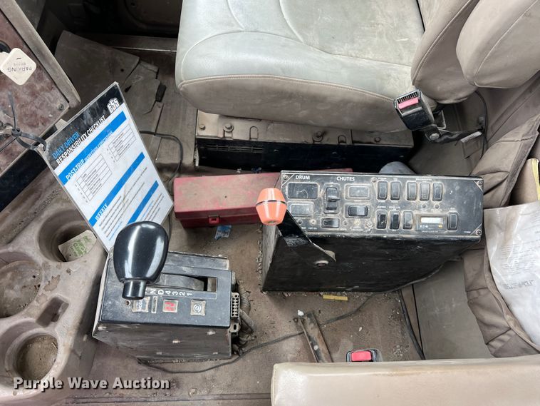 image for item JU9666 2006 International 5600i  ready mix truck