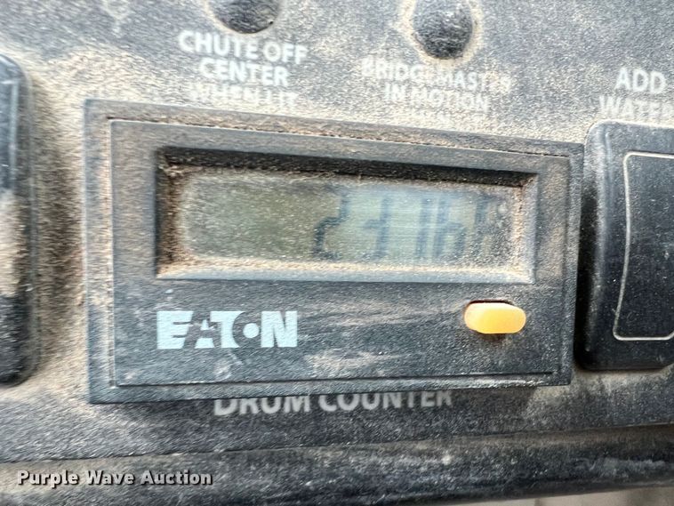 image for item JU9666 2006 International 5600i  ready mix truck