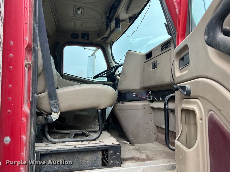 image for item JU9666 2006 International 5600i  ready mix truck