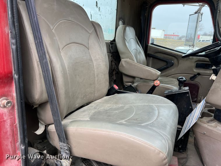 image for item JU9666 2006 International 5600i  ready mix truck