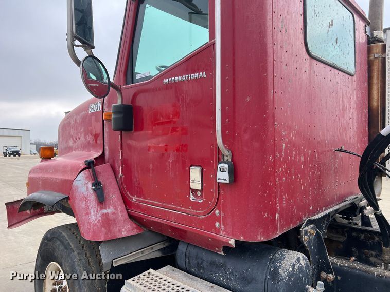 image for item JU9666 2006 International 5600i  ready mix truck