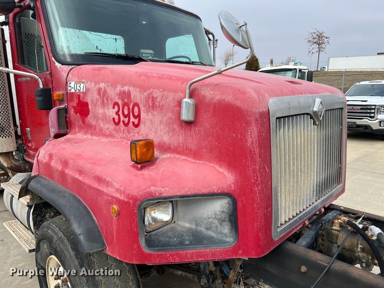 image for item JU9666 2006 International 5600i  ready mix truck