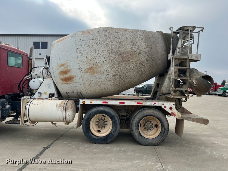 image for item JU9666 2006 International 5600i  ready mix truck