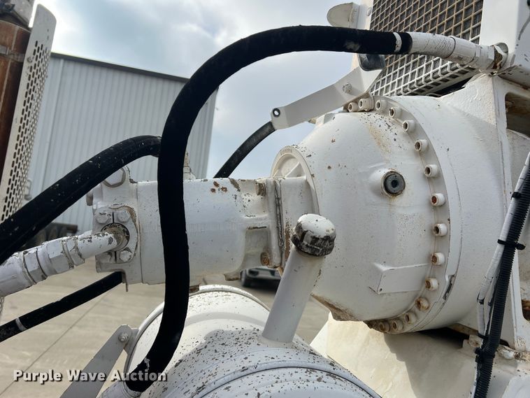 image for item JU9666 2006 International 5600i  ready mix truck