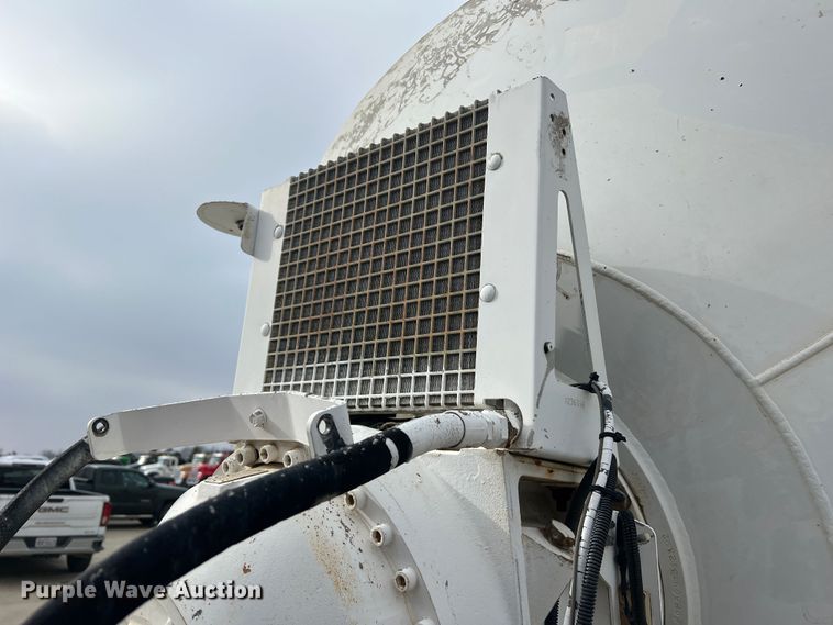 image for item JU9666 2006 International 5600i  ready mix truck