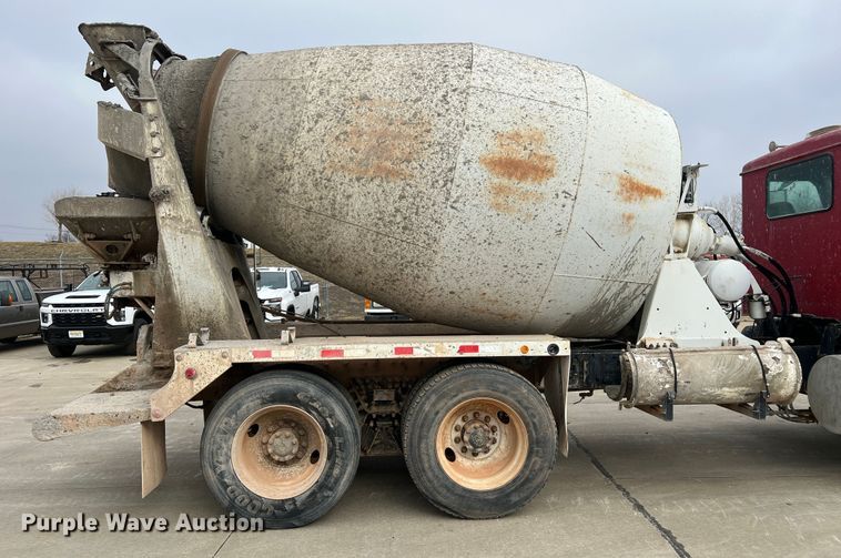 image for item JU9666 2006 International 5600i  ready mix truck