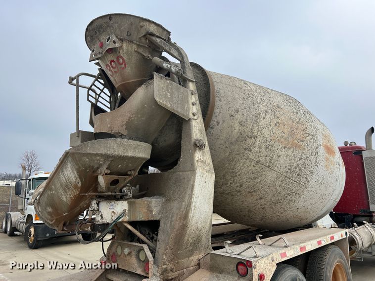 image for item JU9666 2006 International 5600i  ready mix truck