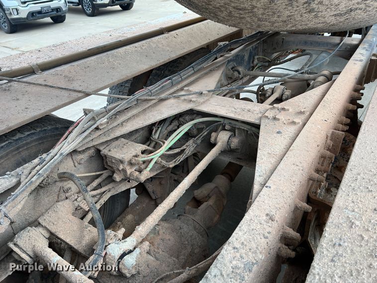 image for item JU9666 2006 International 5600i  ready mix truck