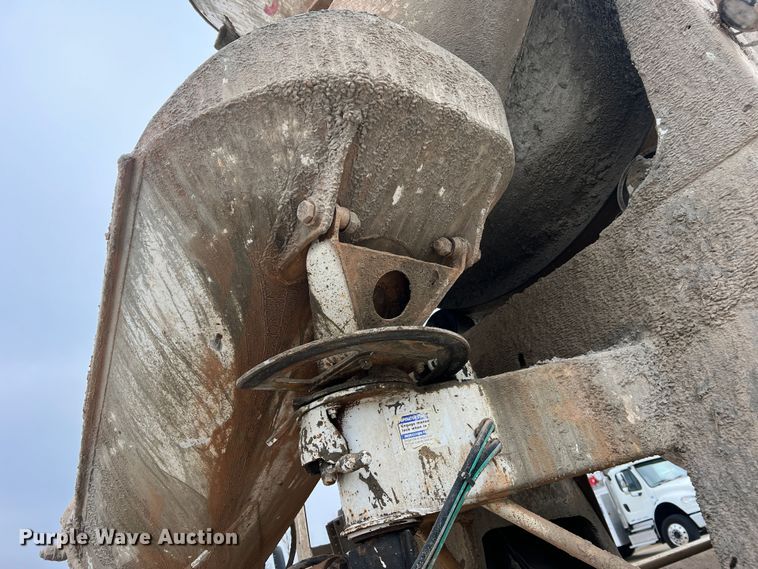 image for item JU9666 2006 International 5600i  ready mix truck