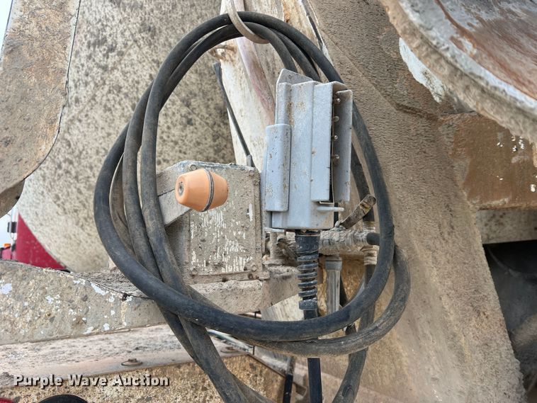 image for item JU9666 2006 International 5600i  ready mix truck