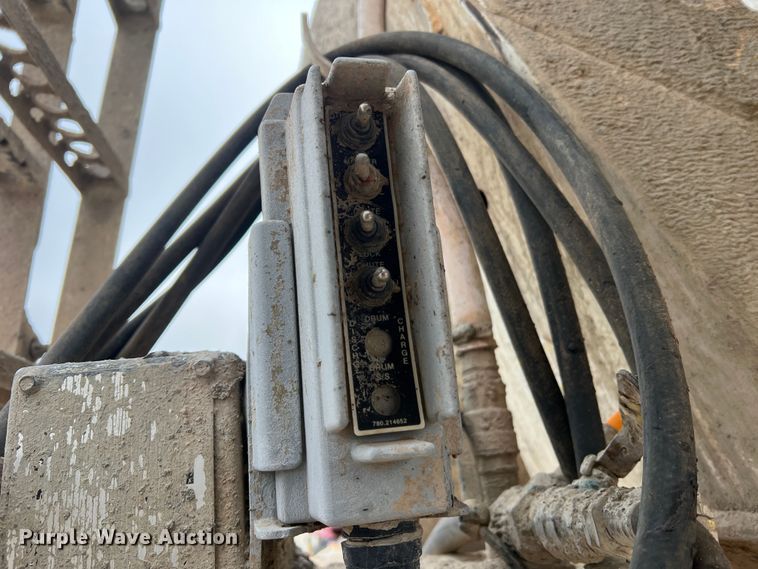 image for item JU9666 2006 International 5600i  ready mix truck