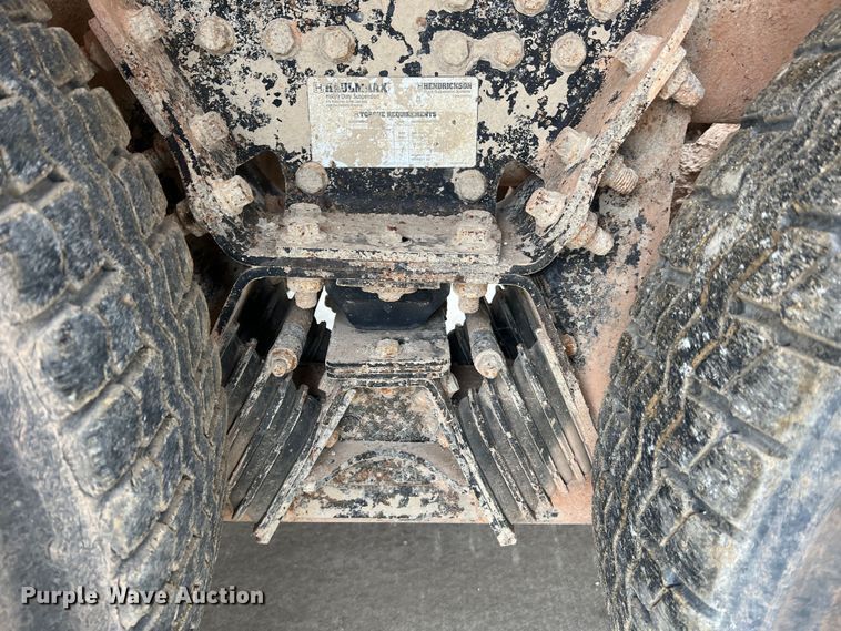 image for item JU9666 2006 International 5600i  ready mix truck