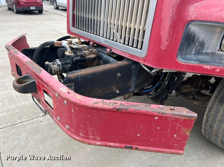 image for item JU9666 2006 International 5600i  ready mix truck