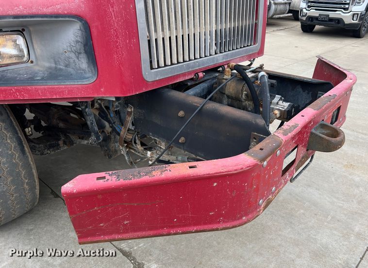 image for item JU9666 2006 International 5600i  ready mix truck