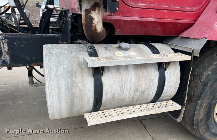 image for item JU9666 2006 International 5600i  ready mix truck