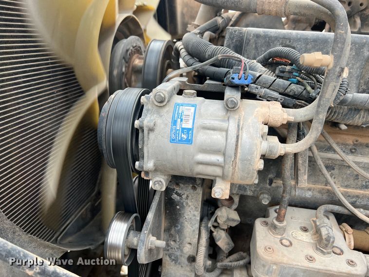 image for item JU9666 2006 International 5600i  ready mix truck