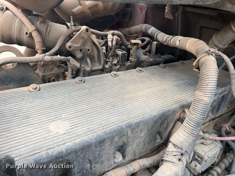 image for item JU9666 2006 International 5600i  ready mix truck