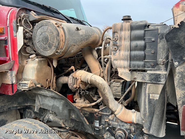 image for item JU9666 2006 International 5600i  ready mix truck