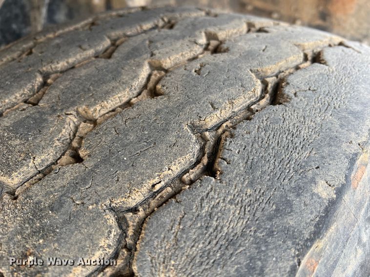 image for item JU9666 2006 International 5600i  ready mix truck