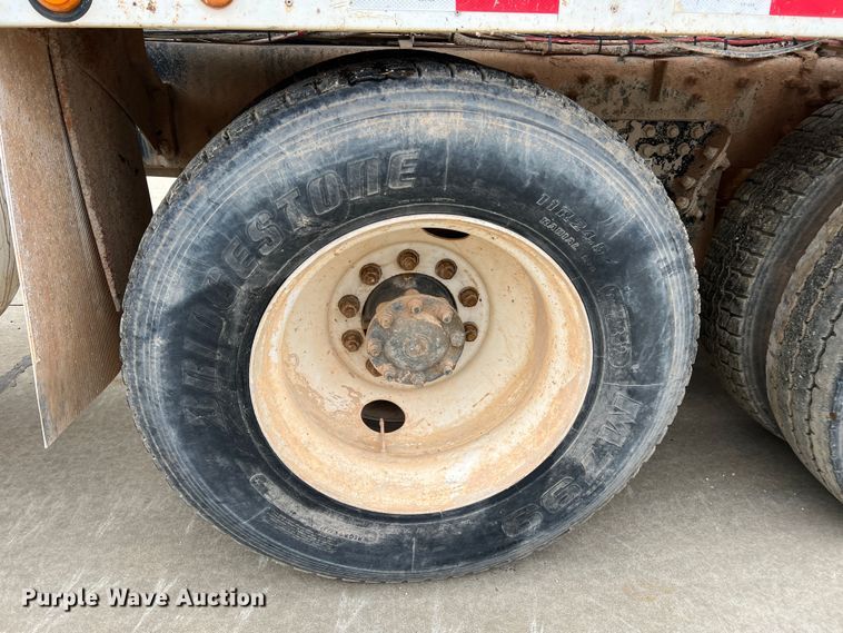 image for item JU9666 2006 International 5600i  ready mix truck