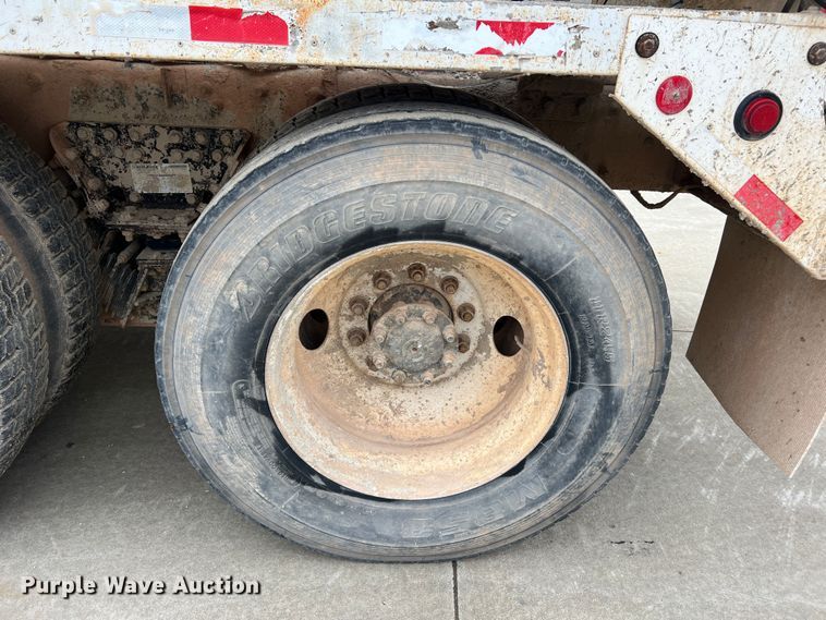 image for item JU9666 2006 International 5600i  ready mix truck