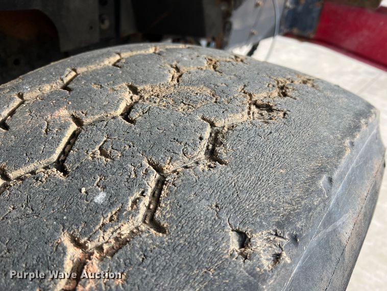 image for item JU9666 2006 International 5600i  ready mix truck