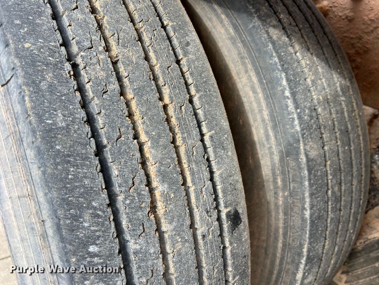 image for item JU9666 2006 International 5600i  ready mix truck