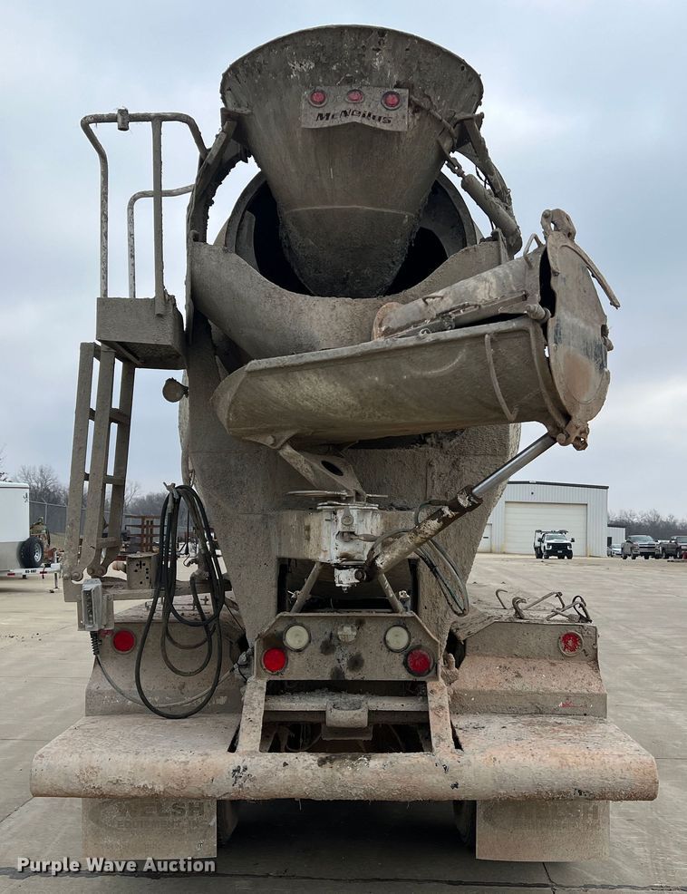 image for item JU9667 2006 International 5600i  ready mix truck