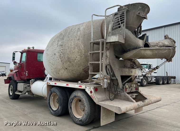 image for item JU9667 2006 International 5600i  ready mix truck