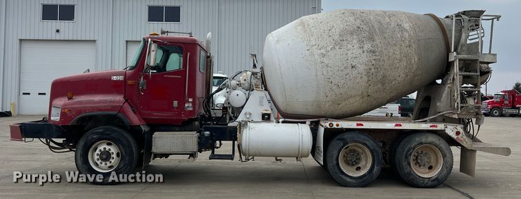 image for item JU9667 2006 International 5600i  ready mix truck