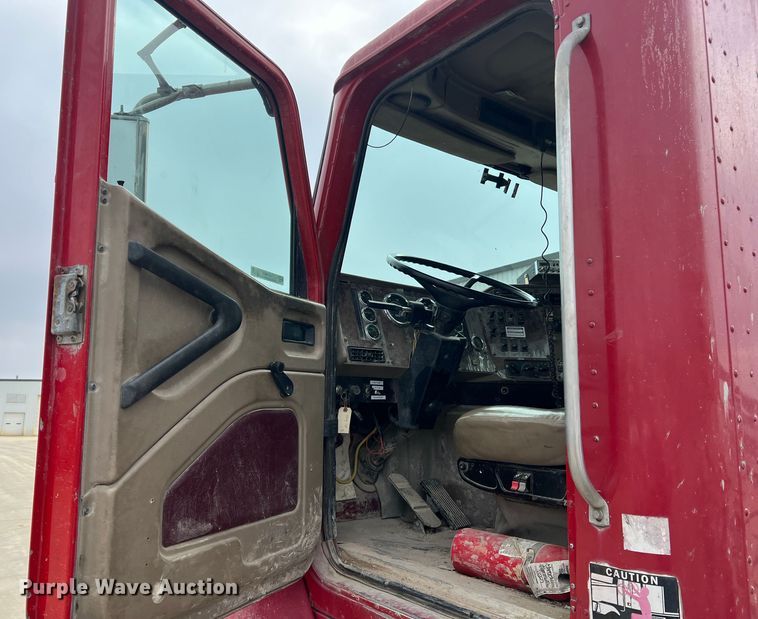 image for item JU9667 2006 International 5600i  ready mix truck