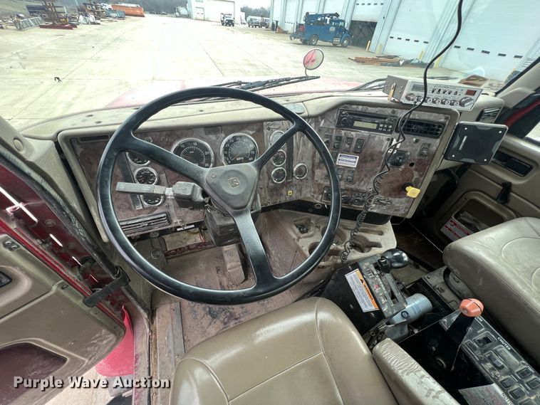 image for item JU9667 2006 International 5600i  ready mix truck