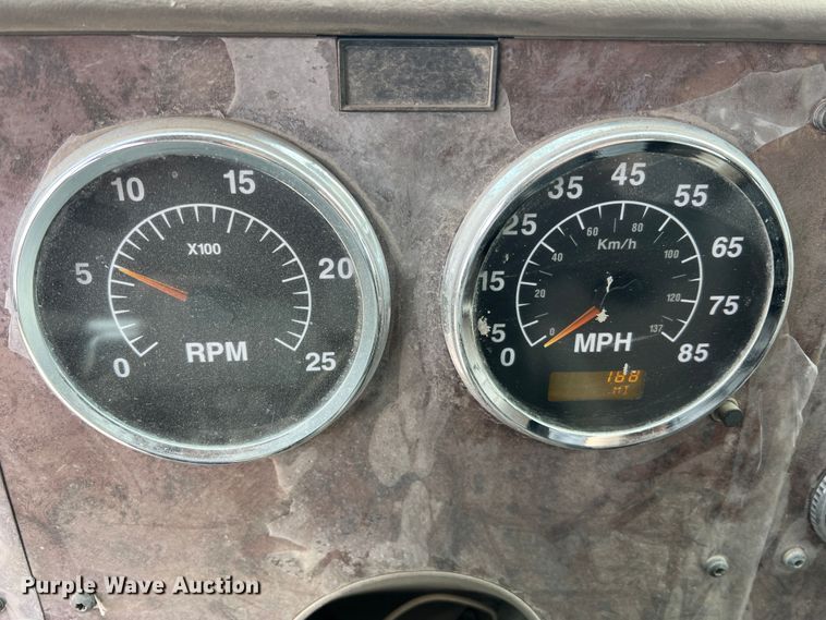 image for item JU9667 2006 International 5600i  ready mix truck