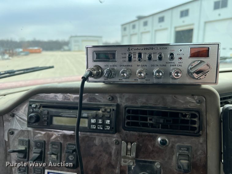 image for item JU9667 2006 International 5600i  ready mix truck