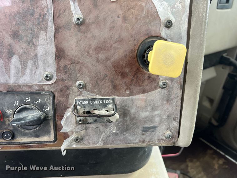 image for item JU9667 2006 International 5600i  ready mix truck