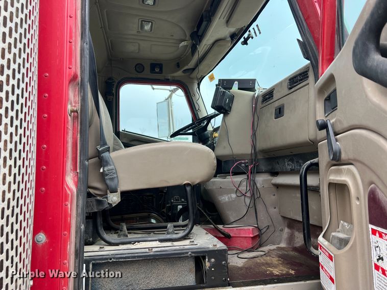 image for item JU9667 2006 International 5600i  ready mix truck