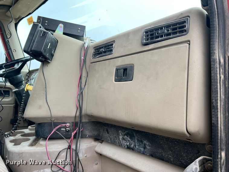 image for item JU9667 2006 International 5600i  ready mix truck