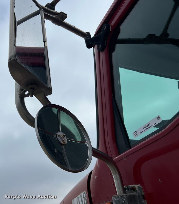 image for item JU9667 2006 International 5600i  ready mix truck