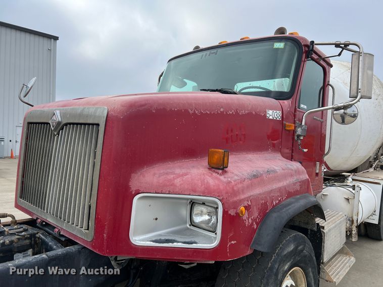 image for item JU9667 2006 International 5600i  ready mix truck