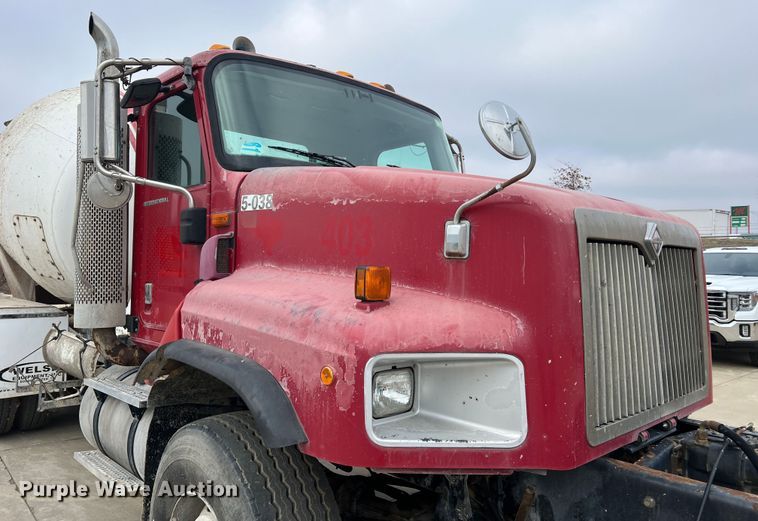 image for item JU9667 2006 International 5600i  ready mix truck