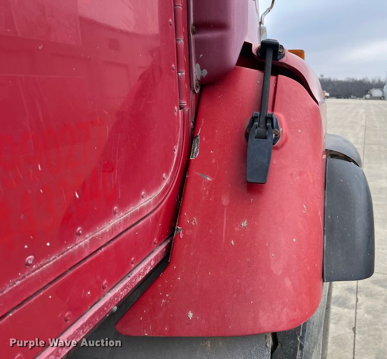 image for item JU9667 2006 International 5600i  ready mix truck