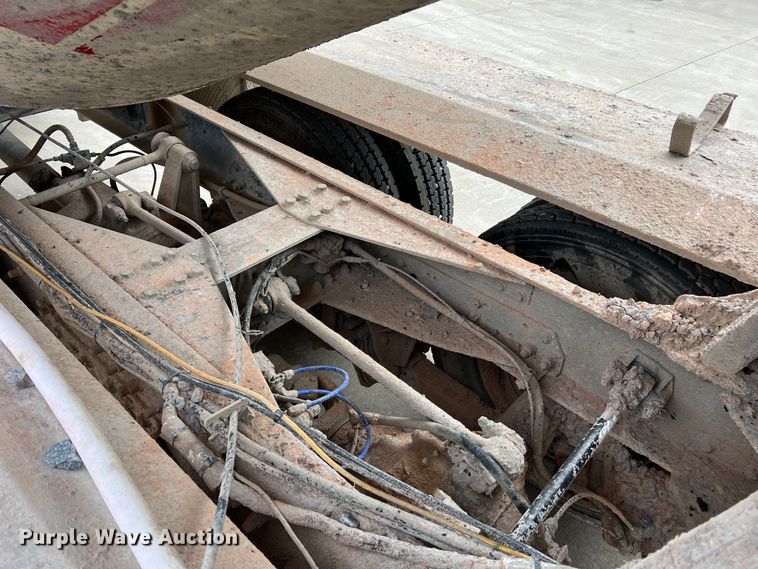 image for item JU9667 2006 International 5600i  ready mix truck