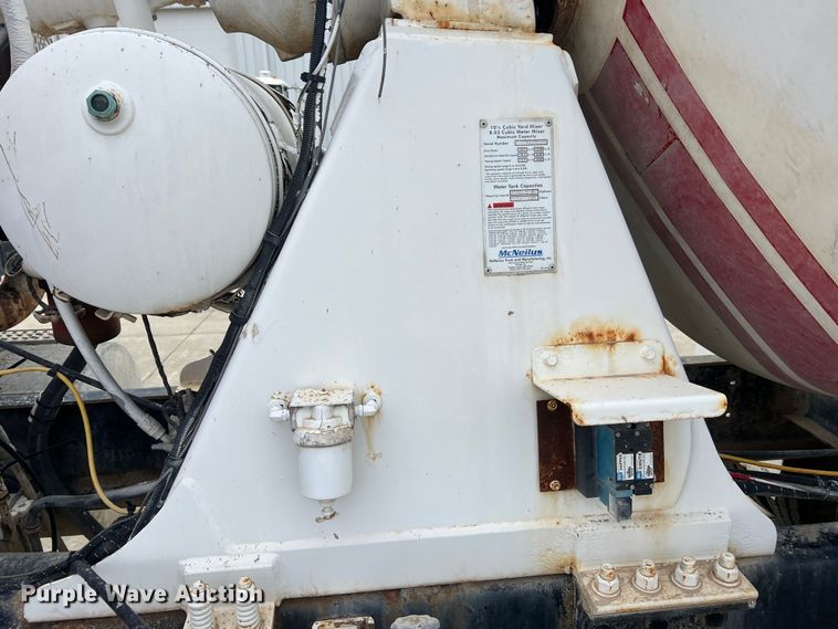 image for item JU9667 2006 International 5600i  ready mix truck