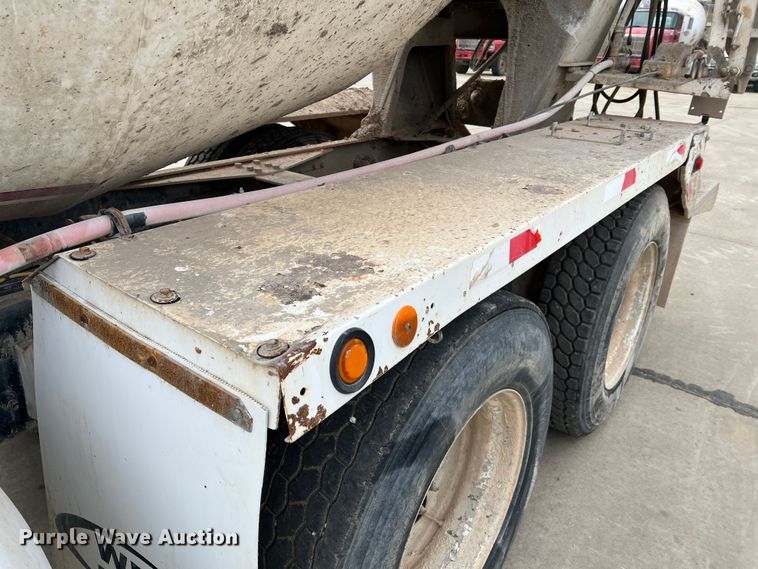 image for item JU9667 2006 International 5600i  ready mix truck