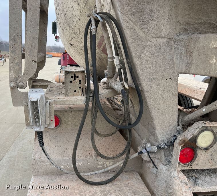 image for item JU9667 2006 International 5600i  ready mix truck