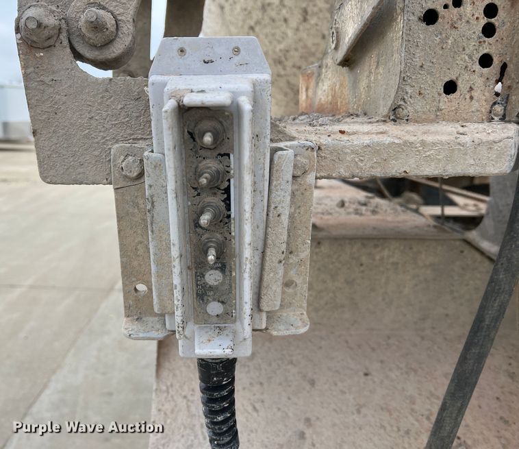 image for item JU9667 2006 International 5600i  ready mix truck